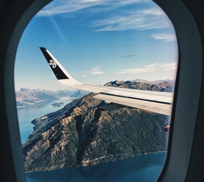 Fenster eines Flugzeugs